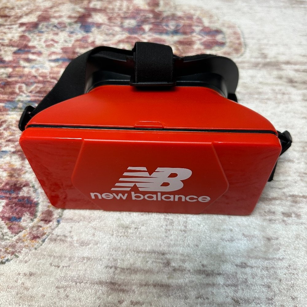 New Balance Virtual Reality Headset In Great Condition!!